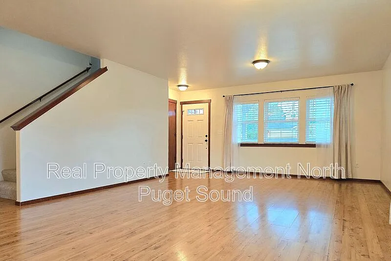 4 bed, 2.0 bath, 1653 sqft, $3,295 — Photo 3