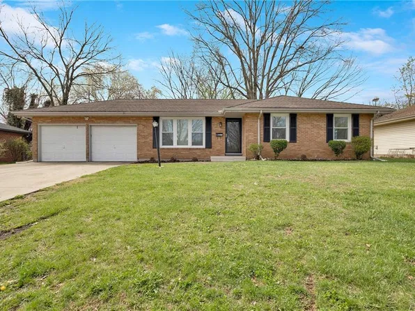 108 W Walnut St, Blue Springs, MO 64014