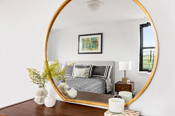 Sold by Compass | media 7