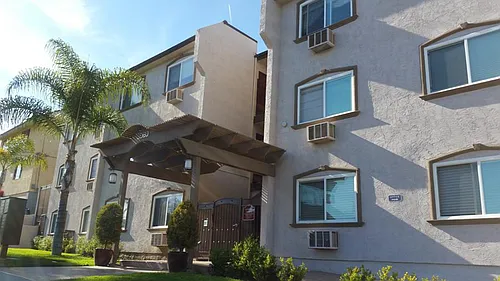 B Street Apartments Photo 1