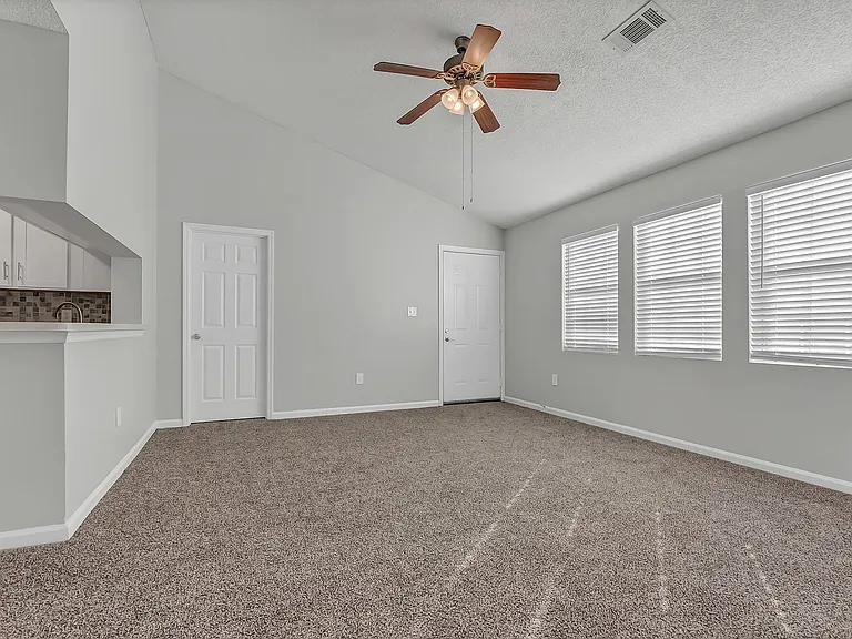 Springlake Apartments — Photo 35