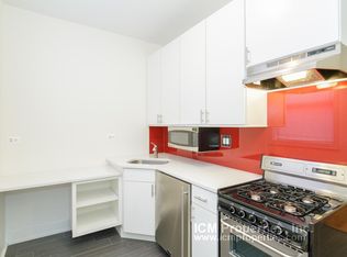 2878 N Clark St #1A, Chicago, IL 60657