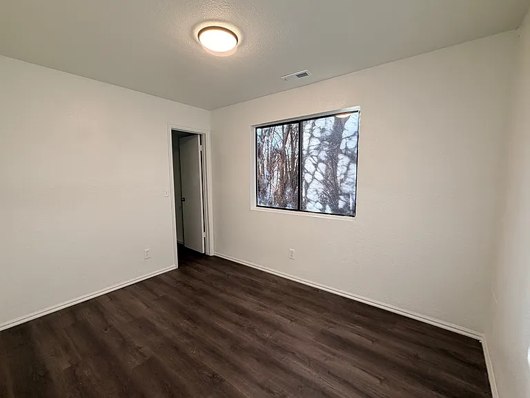 215 S 1400 W #215 — Photo 5
