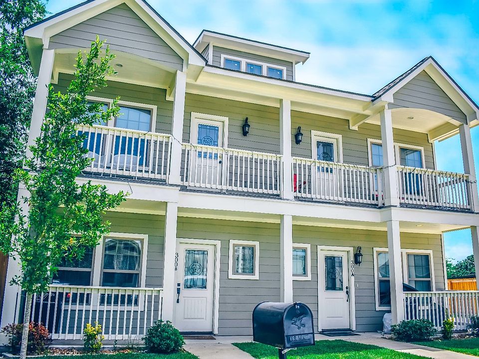1st image of 300 Poplar St