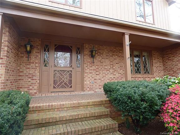 2nd image of 2520 Heritage Cir