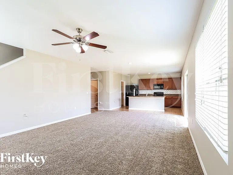 3816 Crystal Dew St — Photo 3