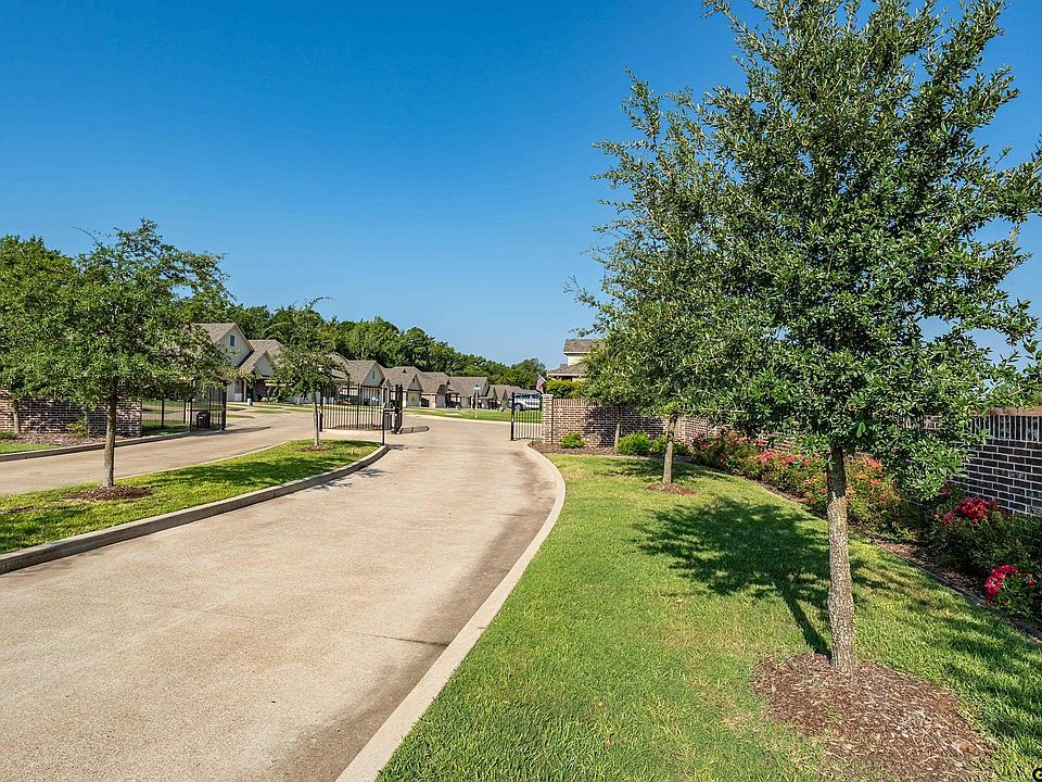 2nd image of 483 Preston Ridge Dr