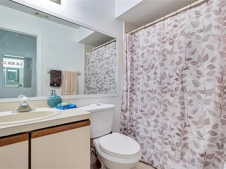 112 Lakepointe Cir — Photo 14