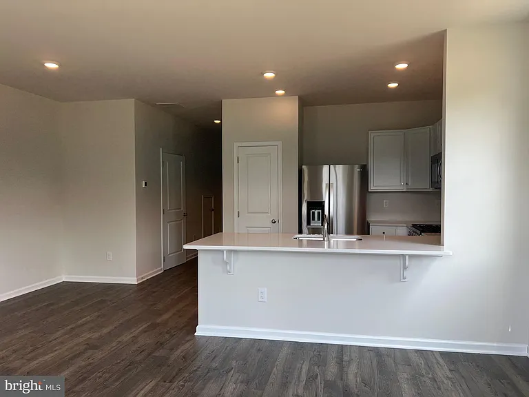 82 Arlotta St — Photo 26
