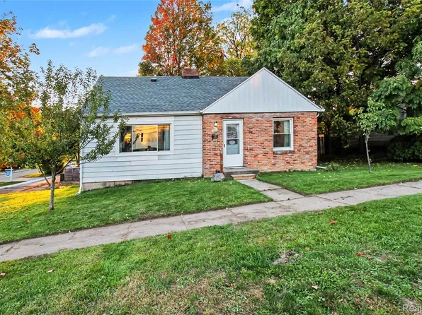 301 N East St, Fenton, MI 48430