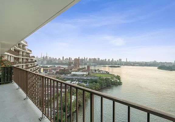 3rd image of 25-40 Shore Blvd Penthouse 20S