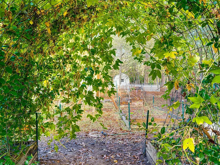 215 Perryman Rd — Photo 40
