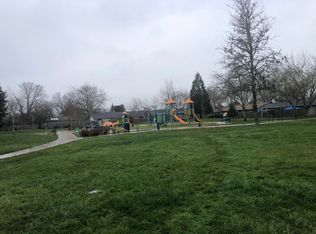 344 S 51st Pl, Springfield, OR 97478