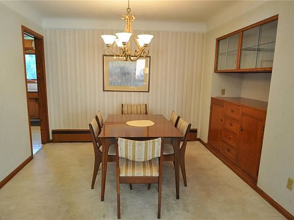 5th image of 4909 S Park Dr