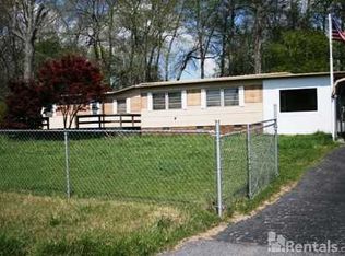 185 Carolina Cir, Hendersonville, NC 28792