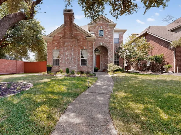 300 Cosbie Dr, Irving, TX 75063