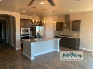 7062 Crystal Dr NE, Rio Rancho, NM 87144