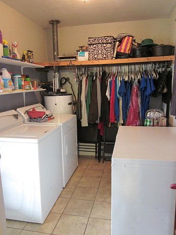 1st image of 405 Buquet St