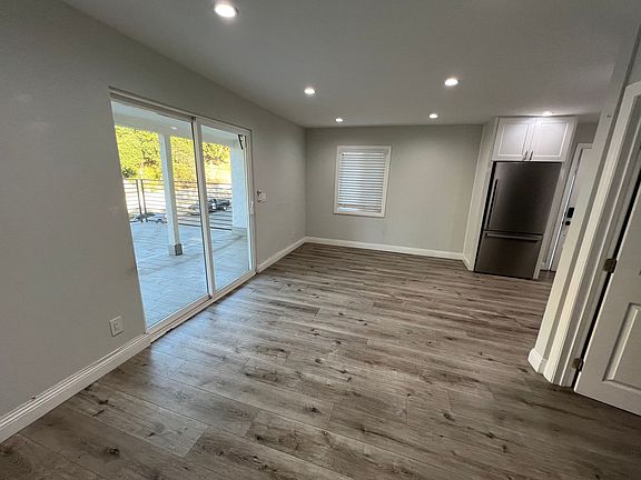 5th image of 806 N Record Ave #1/2