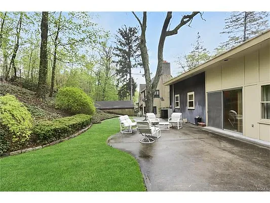 Sold by Douglas Elliman | media 19