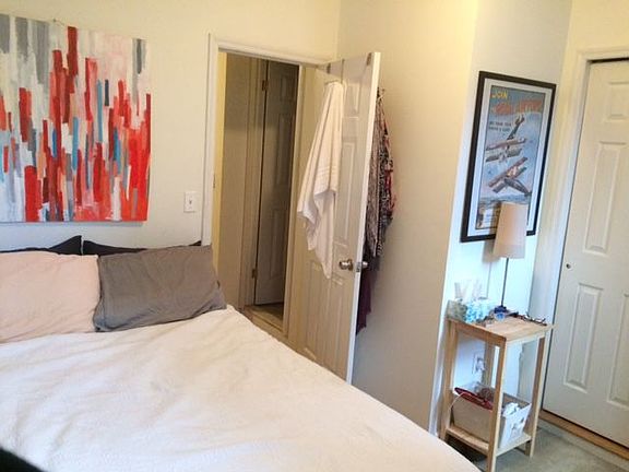 4th image of 93 1/2 E 7th St APT 2