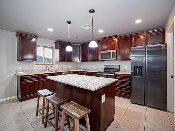 5th image of 27243 Mesquite Ave