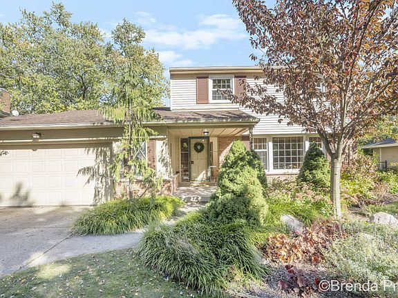 2nd image of 1098 Idema Dr SE