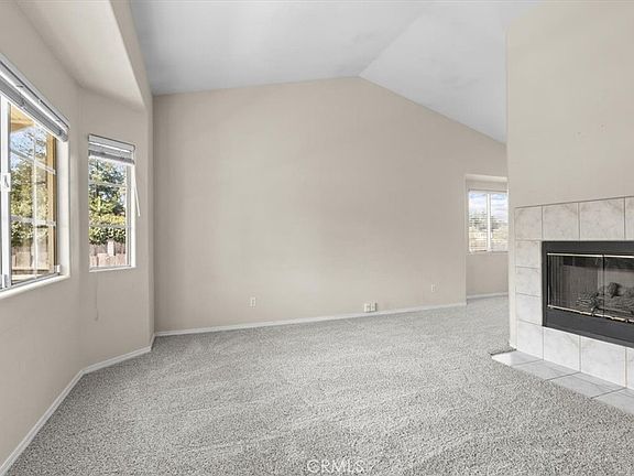 4th image of 878 Alina Ln