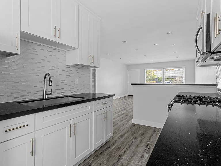 241 Bonito Avenue — Photo 7