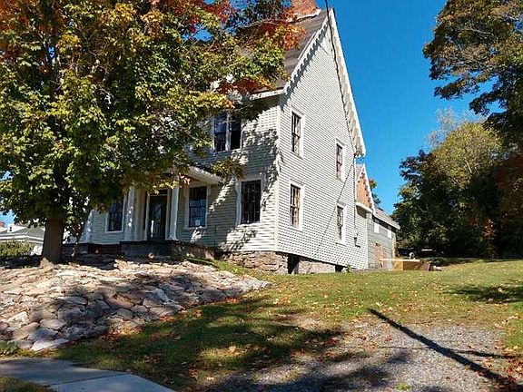 4th image of 304 Main St