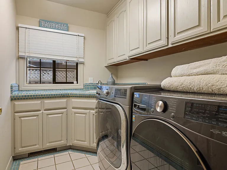 470 Eastin Dr — Photo 29