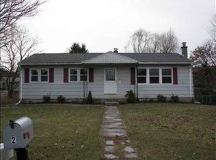 2 Sand Rd, Castleton, NY 12033