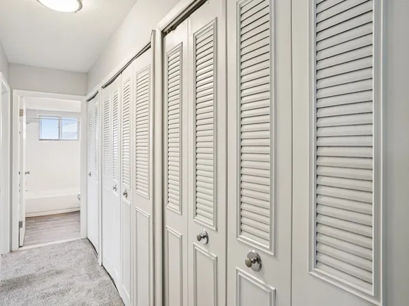 Hillcrest Club Apartments