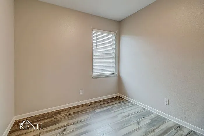 1940 Hialeah Dr — Photo 14