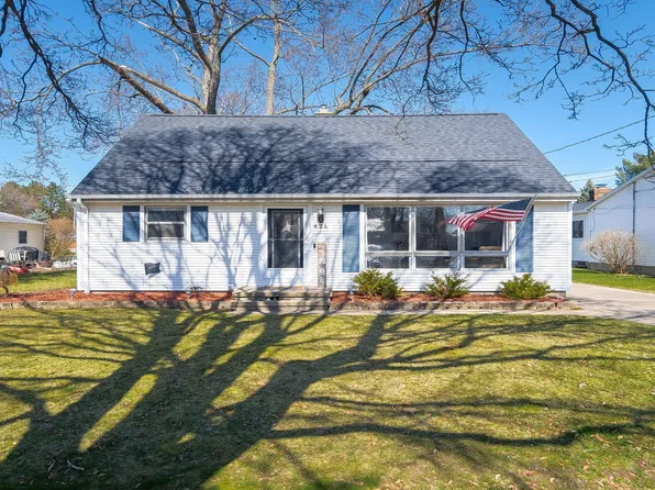 634 Center St, Mason, MI 48854