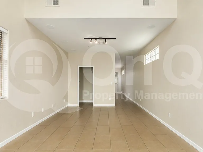 2315 E Pinchot Ave #128 — Photo 9