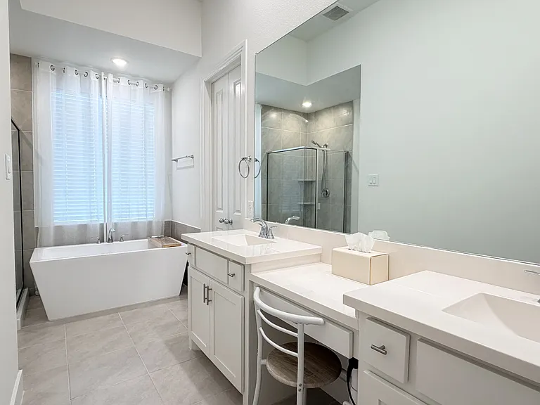 1613 Sandhill Ln — Photo 7