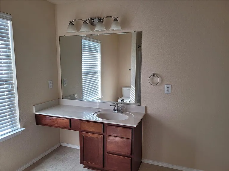 324 Chisholm Trl — Photo 17