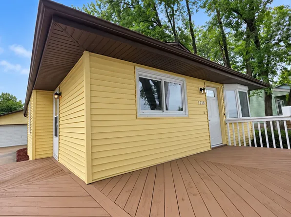 1419 Jefferson St, Lake In The Hills, IL 60156