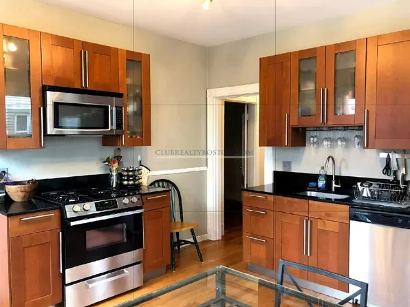 18 Clary St #2, Cambridge, MA 02139