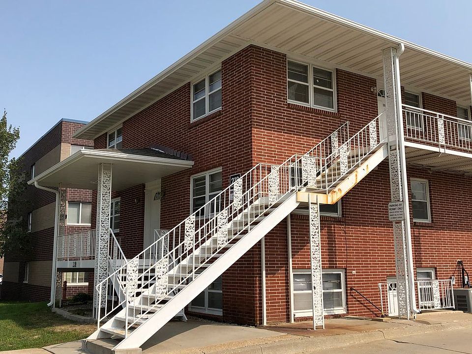 1st image of 218 Hyland Ave