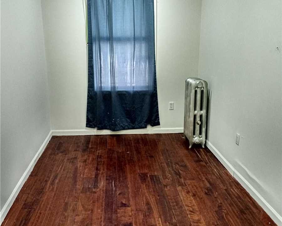 1st image of 18235 Jamaica Ave