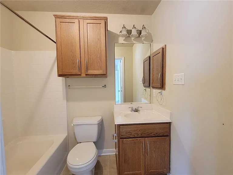 4140 McFarland Dr — Photo 12