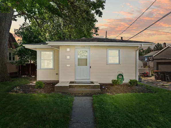 1014 Shore Dr, Fort Wayne, IN 46805