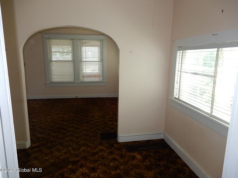 4th image of 304 Richfield Street