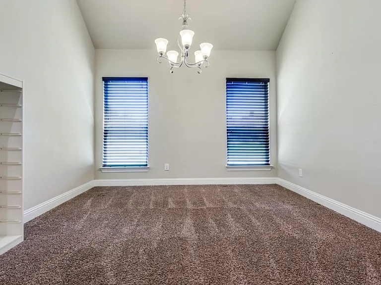 909 Sunnyvale Dr — Photo 11