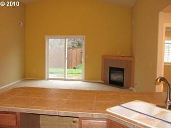 3rd image of 807 NE 8th Ave