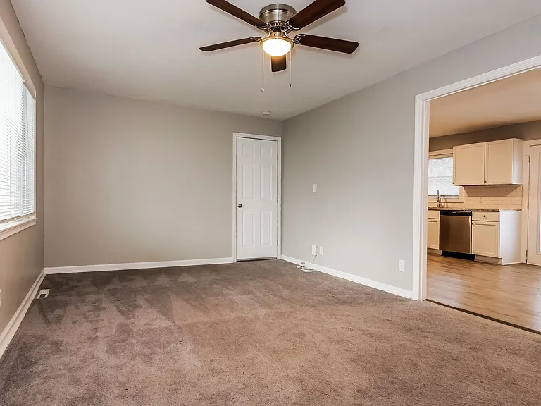 775358_020_living_room_13395980.jpg