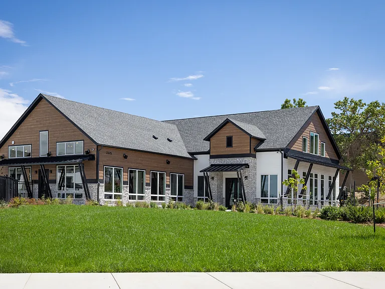 Broadstone Farm apartments community photo