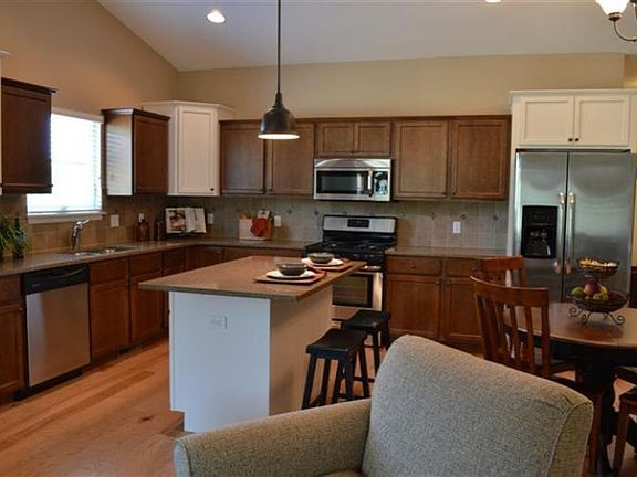 2nd image of 880 N Center Park Dr SW